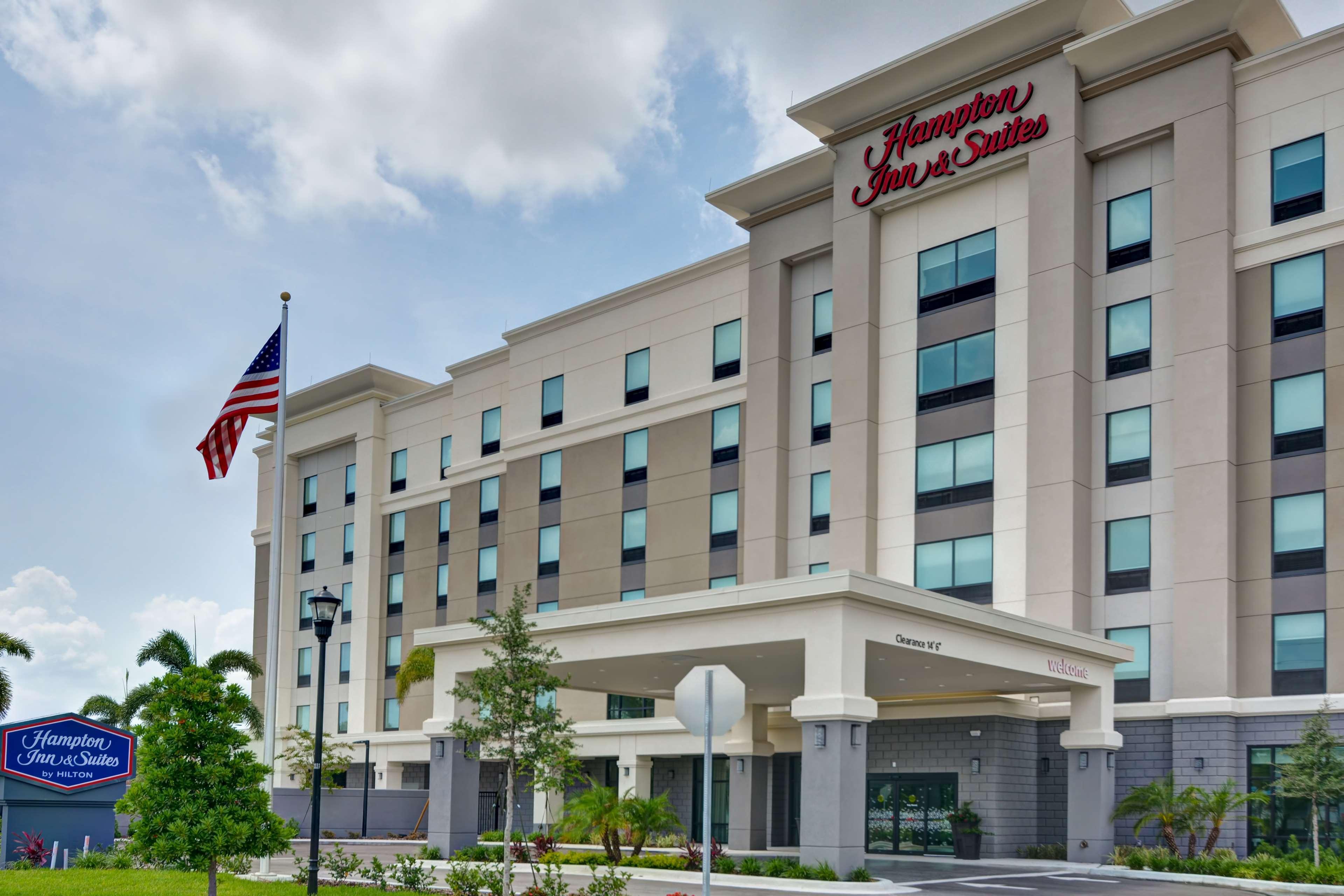 Hampton Inn & Suites Tampa Riverview Brandon Heartland Exterior photo